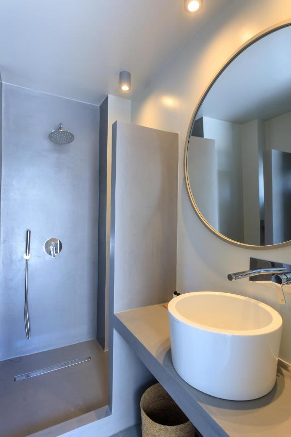 Iliades Luxury Boutique Suites Batsi  Ngoại thất bức ảnh