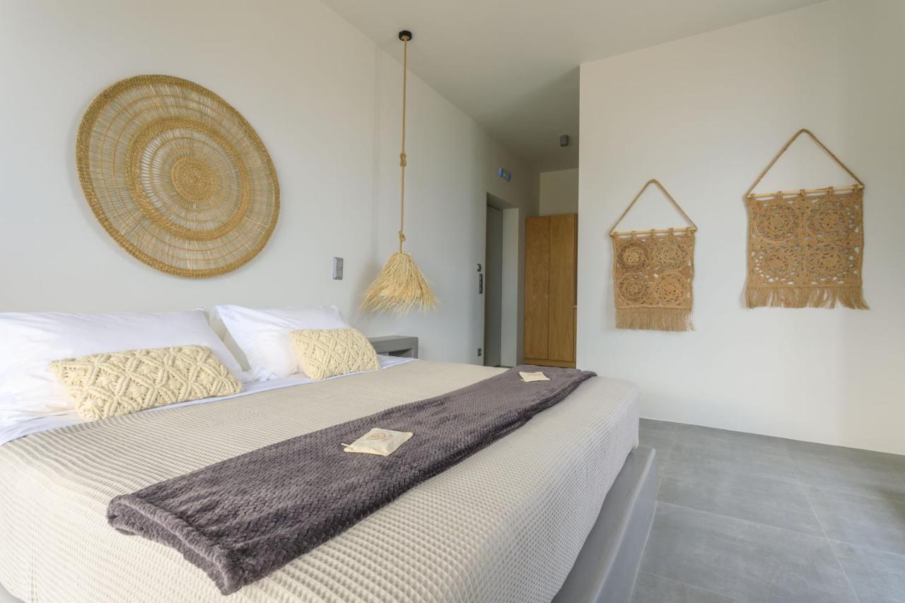 Iliades Luxury Boutique Suites Batsi  Ngoại thất bức ảnh