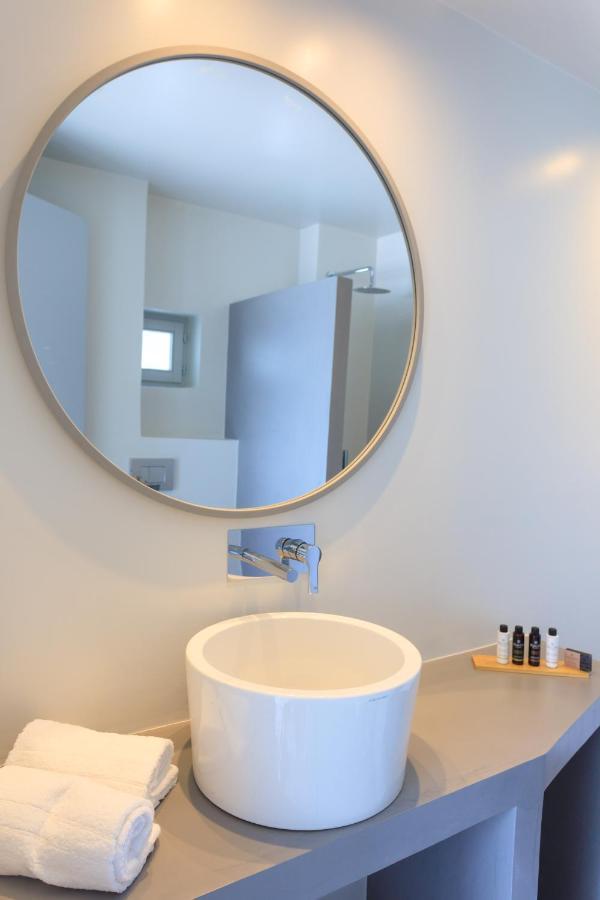 Iliades Luxury Boutique Suites Batsi  Ngoại thất bức ảnh