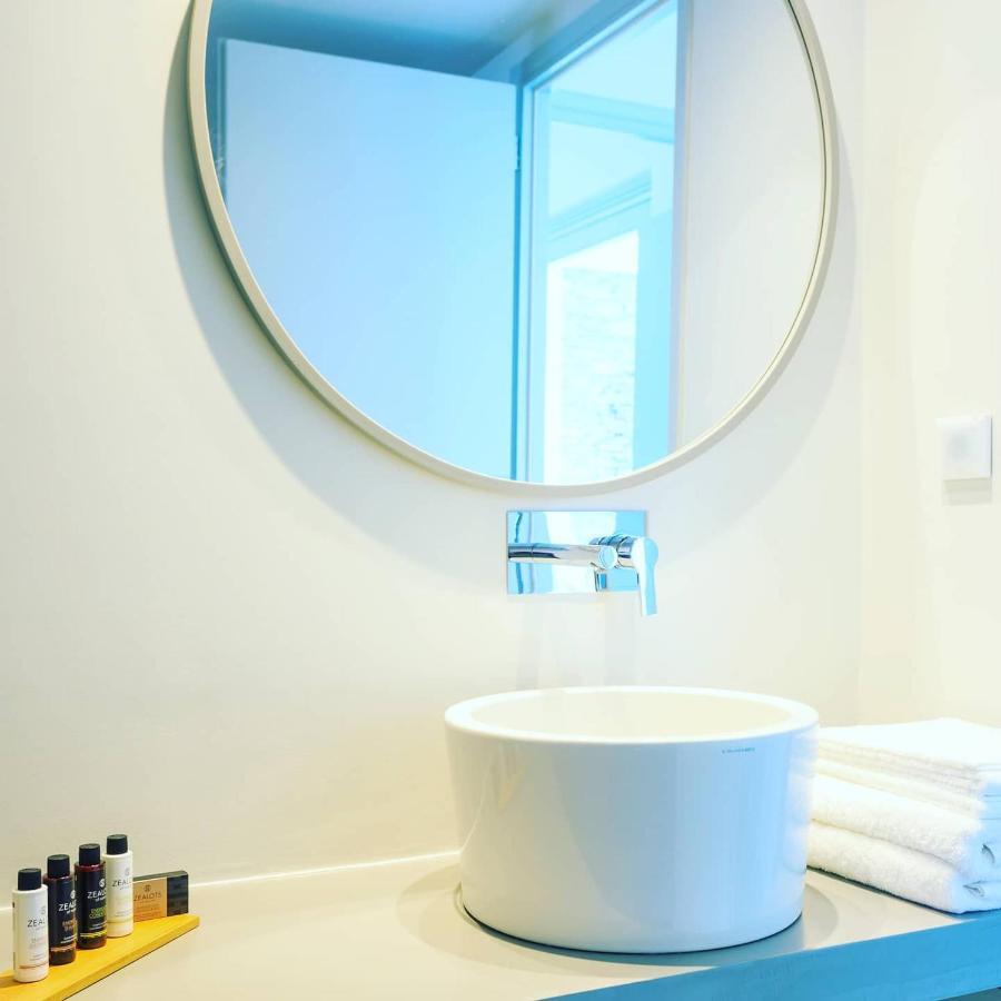 Iliades Luxury Boutique Suites Batsi  Ngoại thất bức ảnh