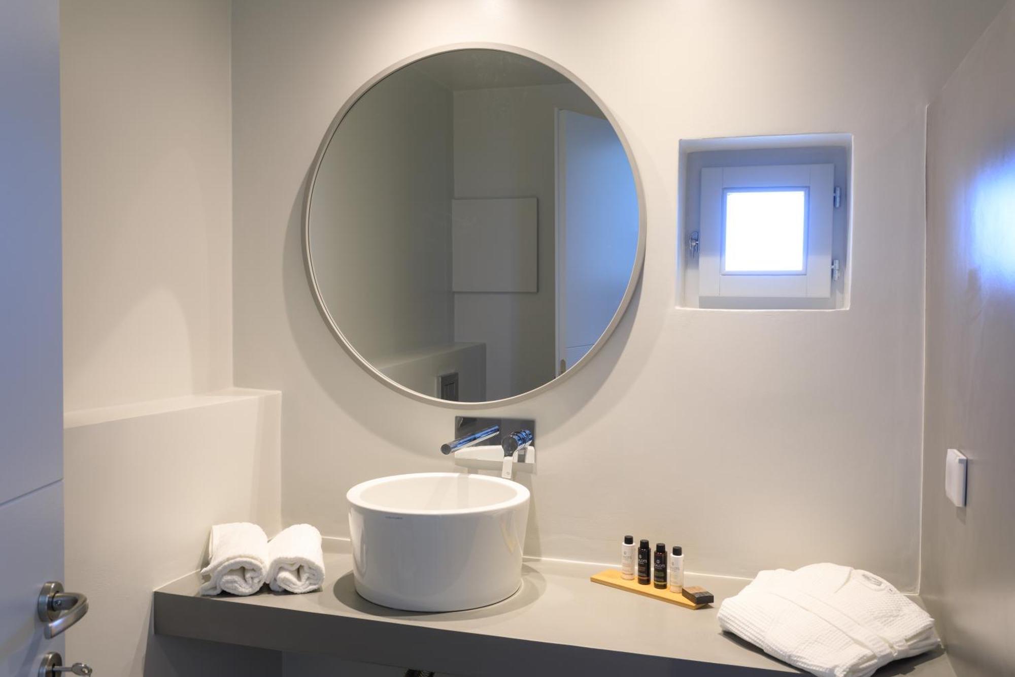 Iliades Luxury Boutique Suites Batsi  Phòng bức ảnh